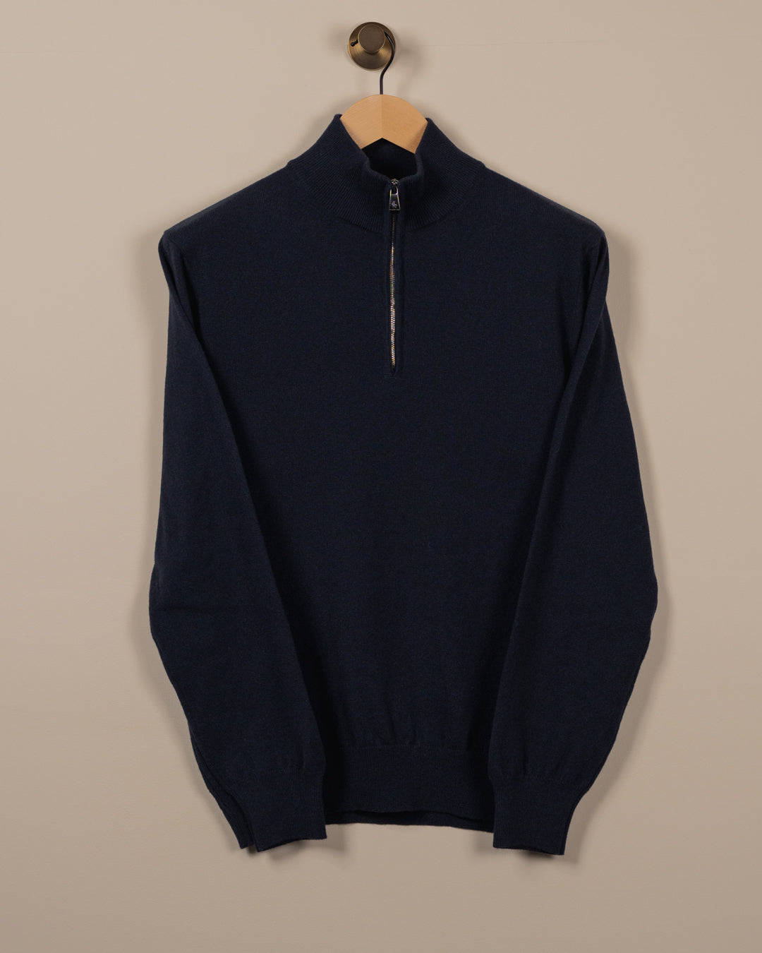 Piacenza navy halfzip genser i kasjmir med glidelås, sett forfra