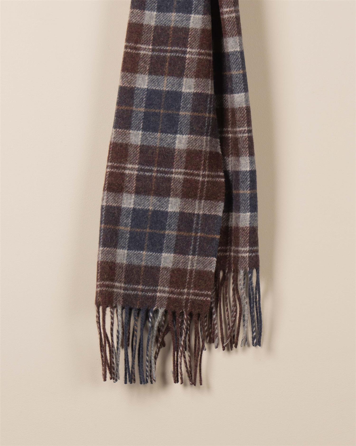 Mykt lammeullskjerf med tartanmønster fra Barbour