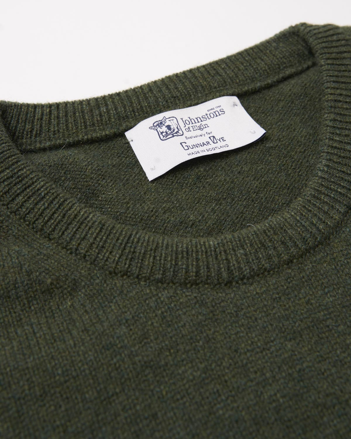 ROUND NECK-JOHNSTONS OF ELGIN-www.gunnaroye.no