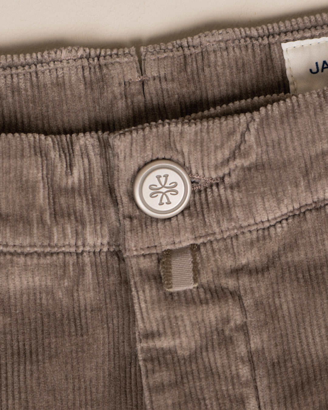 Bobby Corduroy Chinos - Beige