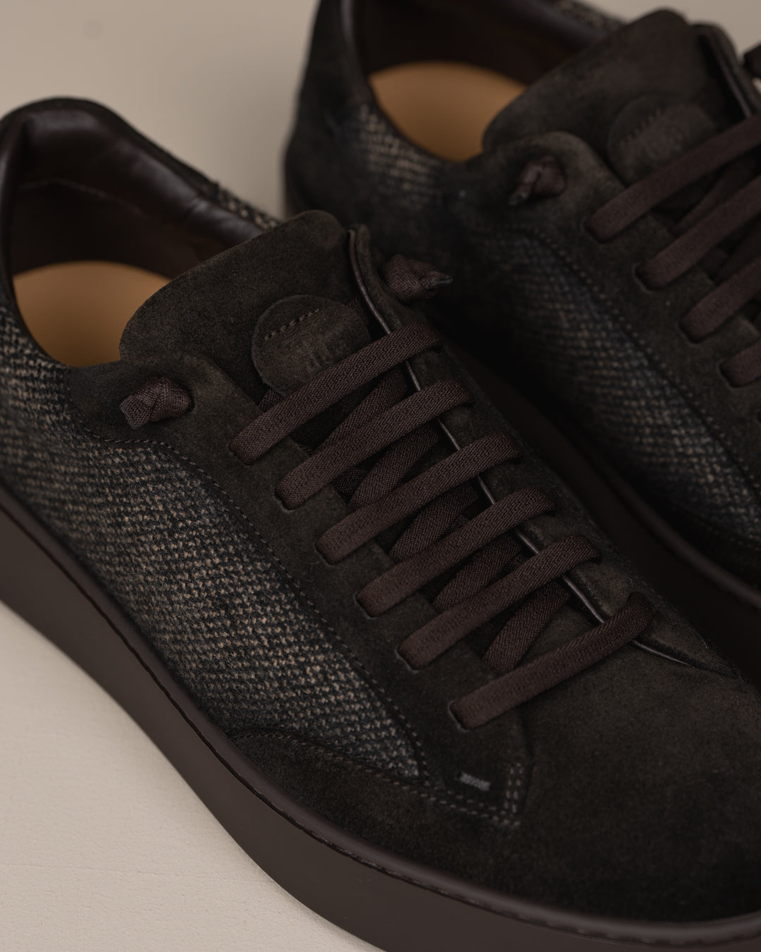Sneakers I Semsket skinn & ull