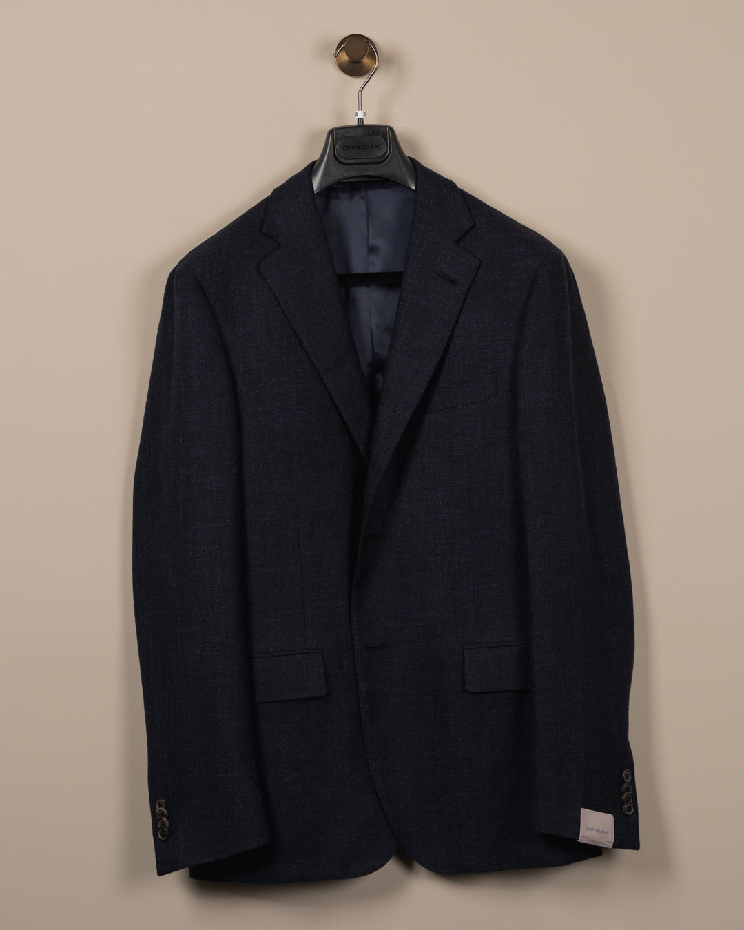 Corneliani navy dressjakke i ull og silke på kleshenger, sett forfra