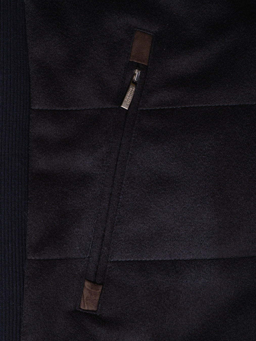 Arena Cashmere Vest - Navy