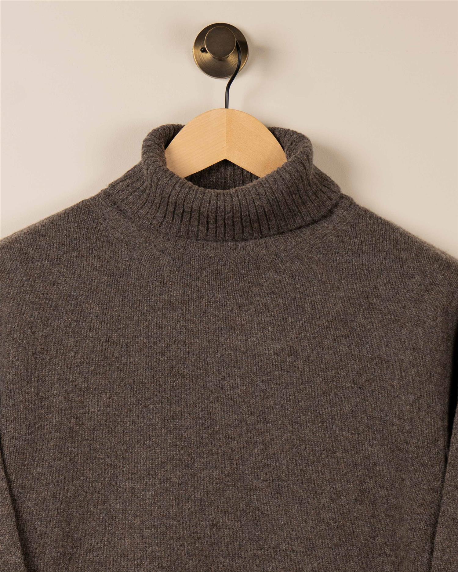 Roll Neck - Beige